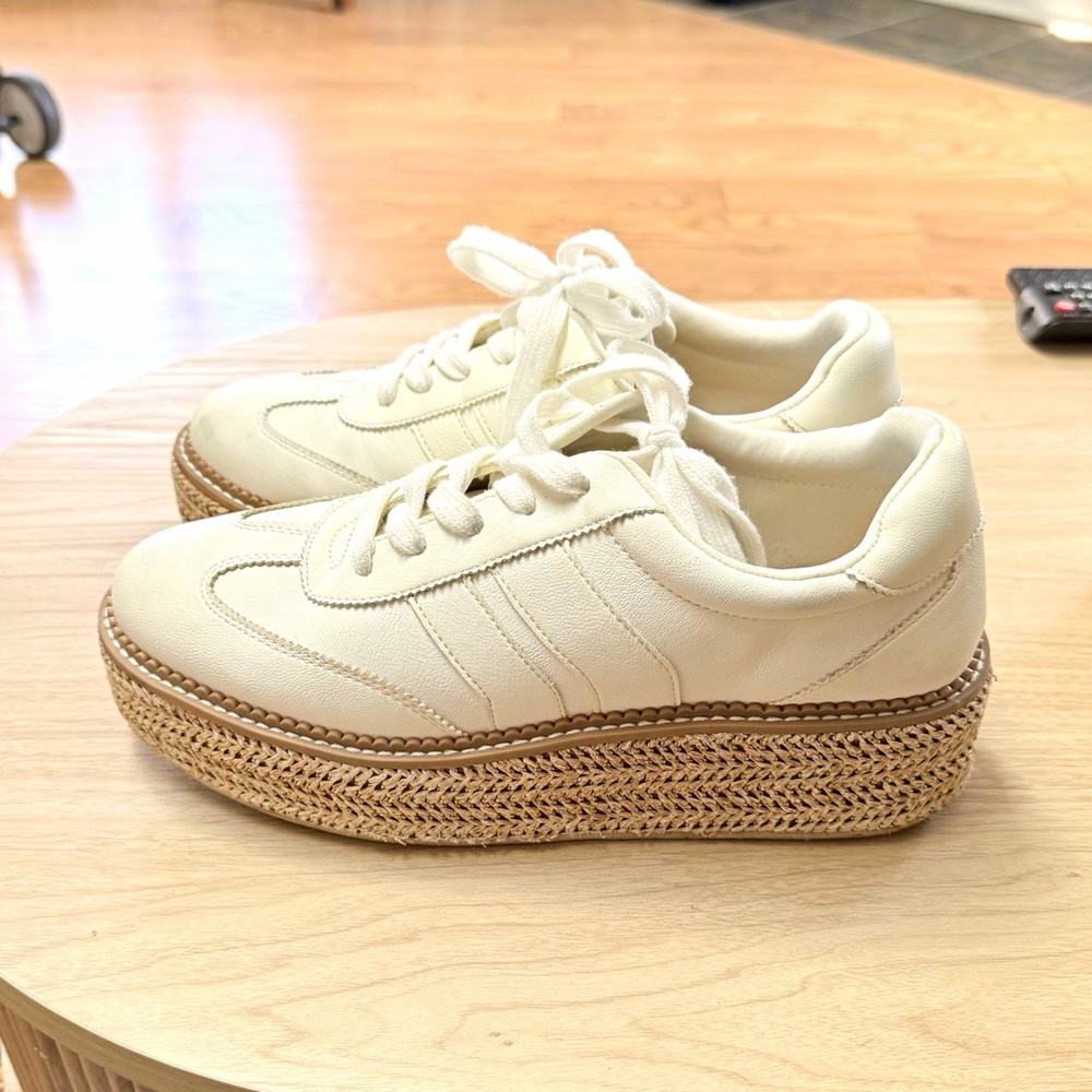 DV Dolce Vita White/Beige Platform Espadrille size 9.5